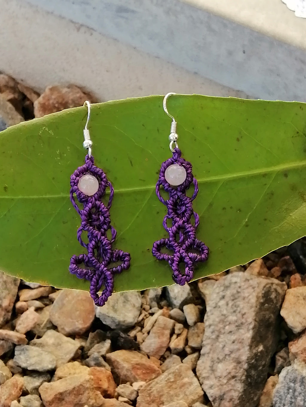 Boucles d'oreille violette et quartz rose