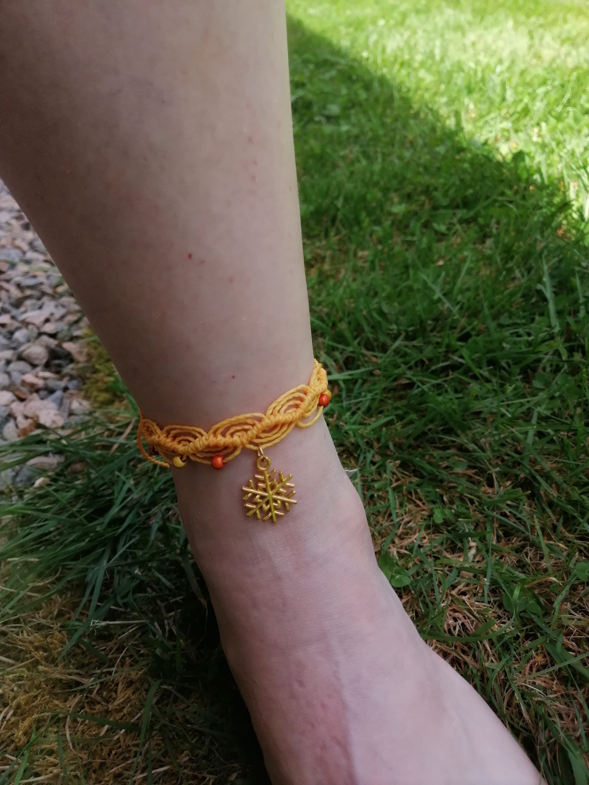 chevillère tissé à la main en micro macramé