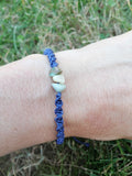 bracelet tissé à la main en micro macramé avec des chips d'amazonite