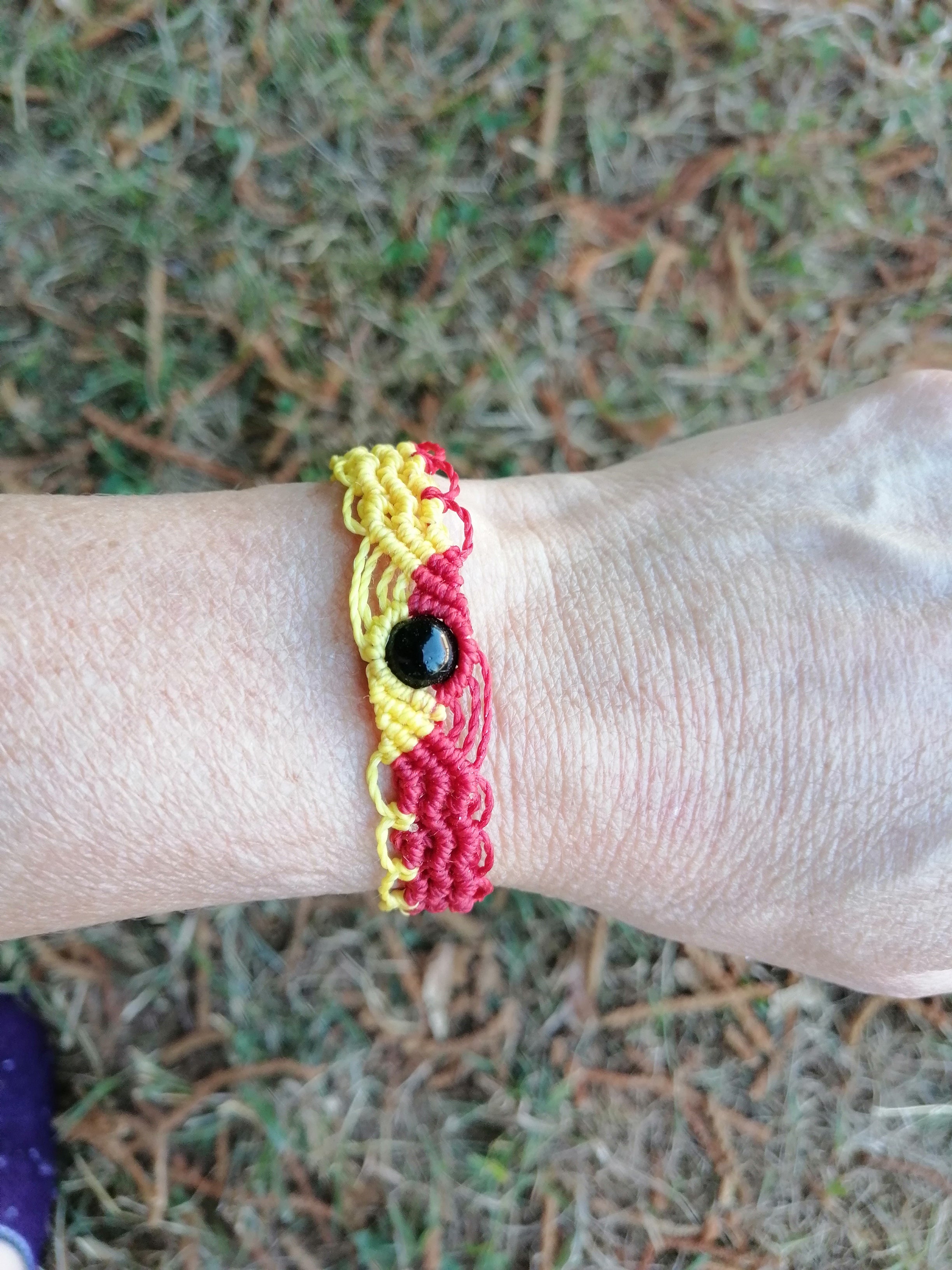 bracelet tissé à la main en micro macramé