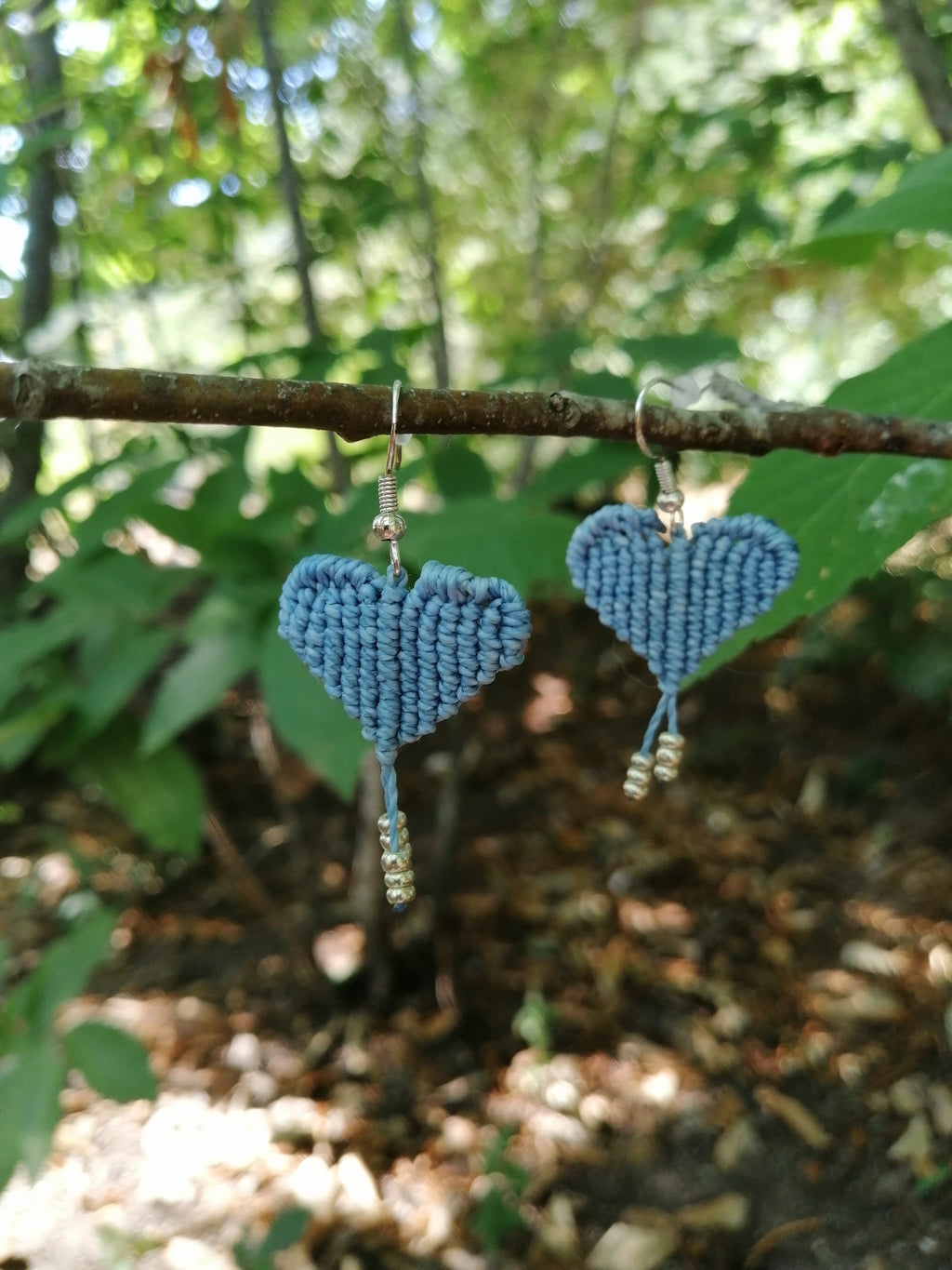 boucle d'oreille tissé à la main en micro macramé