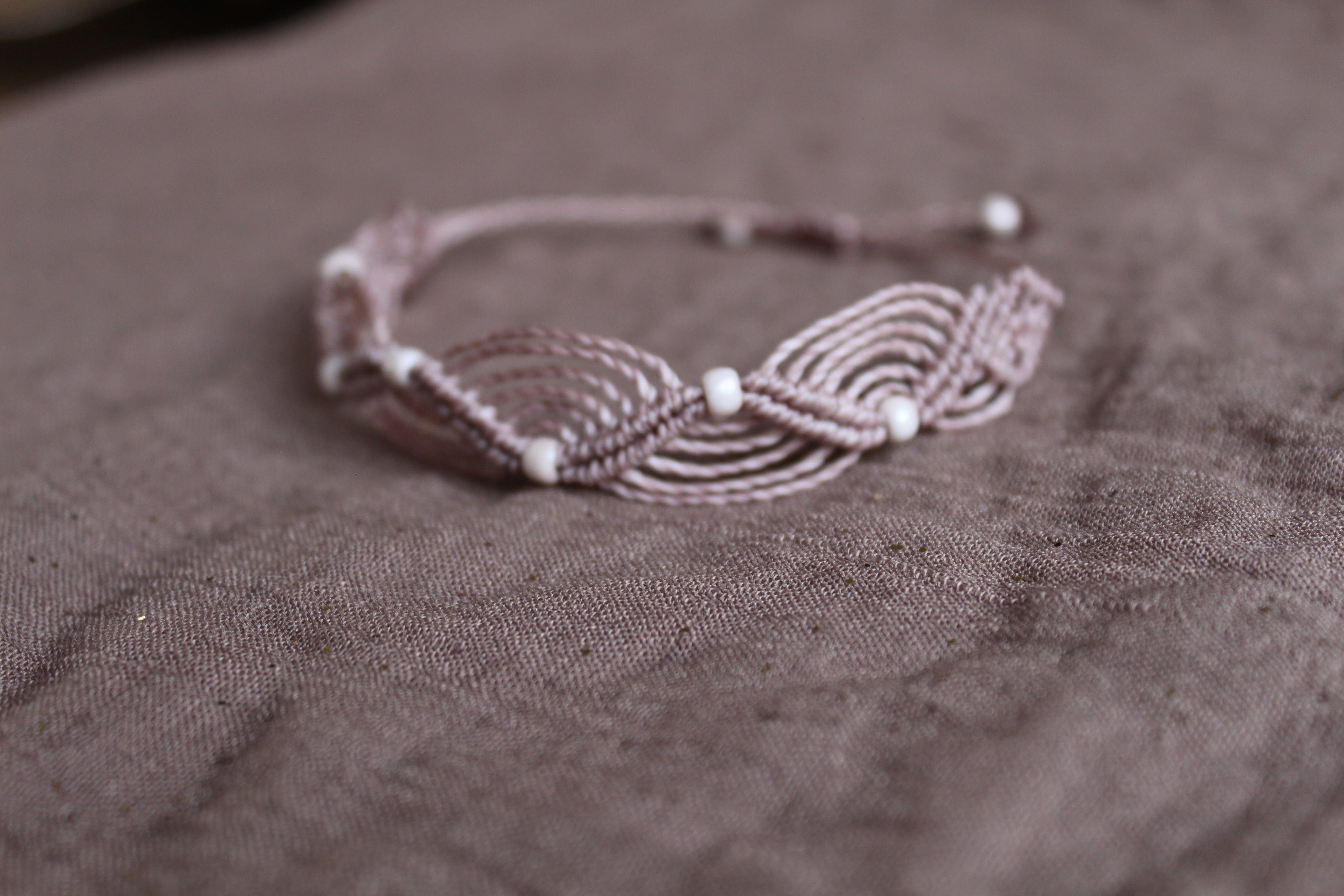 bracelet tissé à la main en micro macramé